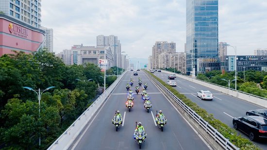 启动仪式后，龙岩市公安机关同步开展“龙威”之“清源”集中统一行动。全警屯警街面、下沉一线，深入推进治安乱点整治、交通秩序疏导、安全生产隐患排查治理等专项工作，以一道道坚守的身影、一声声护航的警鸣，织密岩城平安经纬，筑牢全域平安屏障。龙岩市公安局供图