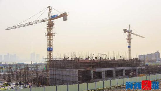 厦门华锐双语学校正在加快建设。通?#23545;?林志杰 摄