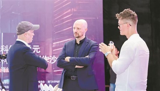 2025科幻电影沙龙在海丝（厦门）国际电影工业产业基地举行，行业大咖现场交流研讨。