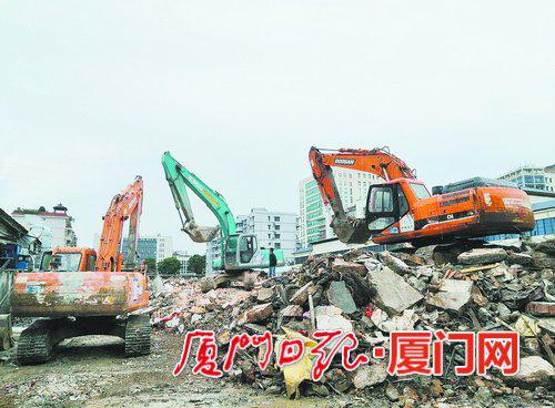 湖里街道原污水处理厂配套项目地块内的违法建设被依法拆除。