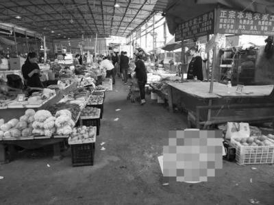 晋江:男子因琐事起纠纷持斧头砍人 2岁女孩受