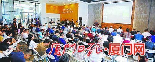 海峡两岸文创人才合作交流对接会昨在龙山文创园举行,吸引不少两岸业界代表到场。