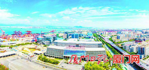 湖里区积极参与全面服务自贸片区建设发展,在招商引资、产业发展、企业服务、环境提升等方面成效显著。(图/本报记者 王火炎 摄)