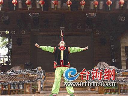 ▲李丰年当年的舞台表演照