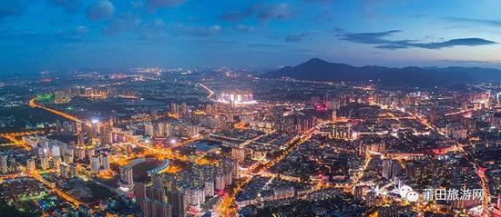 城市夜景。林昇辉 摄