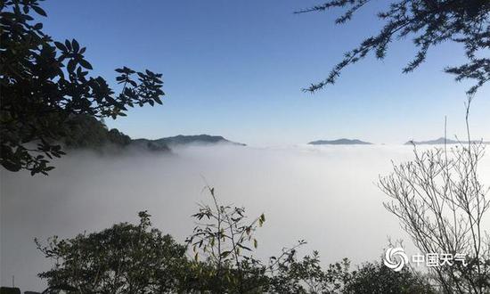 冷空气南移 福建永安冬日山村云海美如画图1