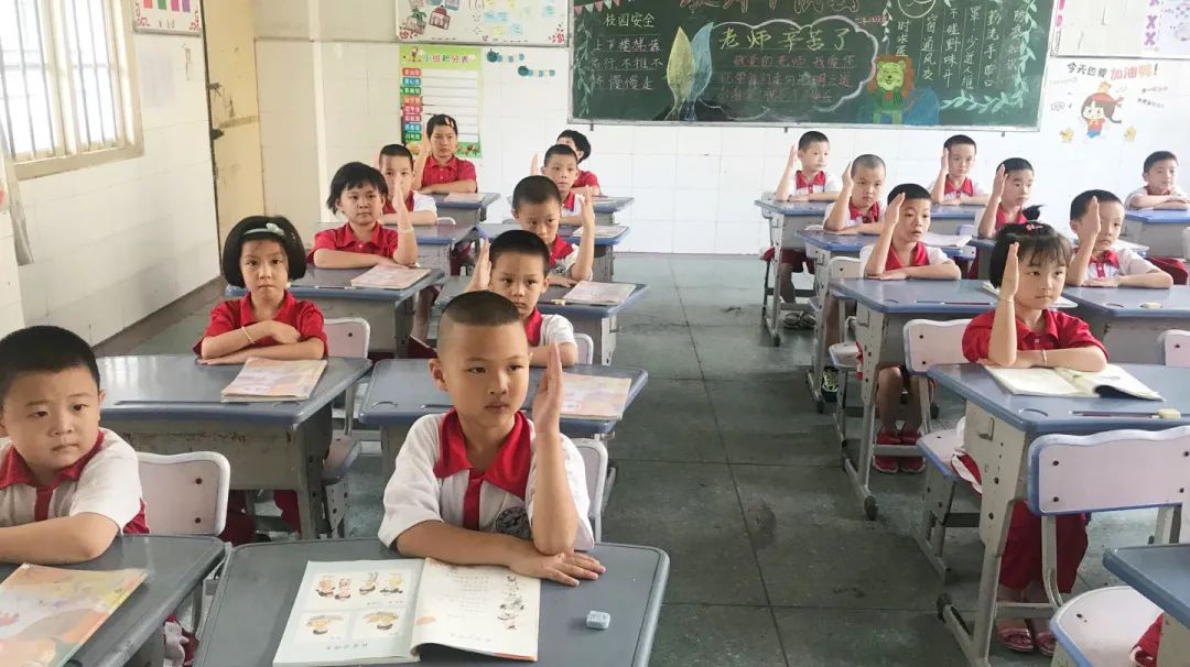 董柳君与她的朋友在一起