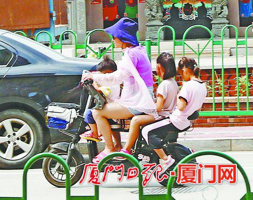 电动车超载现象突出。