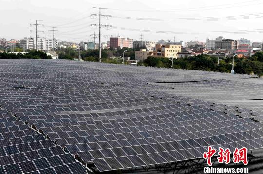 太阳阶梯石狮：污水厂架设万余太阳能电池板如“黑浪”