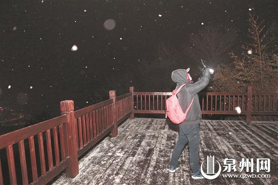 立春泉州清源山现降雪 祥异 引大波赏雪人