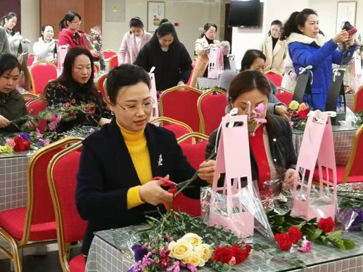心生美好 如花绽放——邮储银行三明市分行举办“三八”妇女节花艺沙龙活动