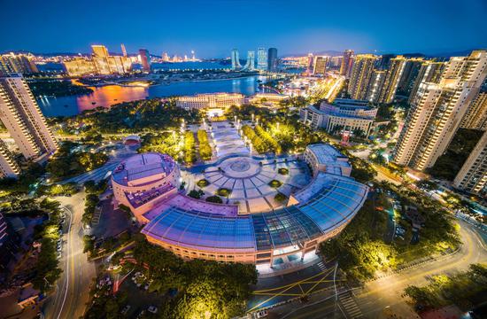 张金燚《海沧市民广场夜色》