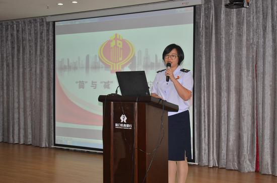 来自湖里区直机关党工委的宣讲员高惠兰