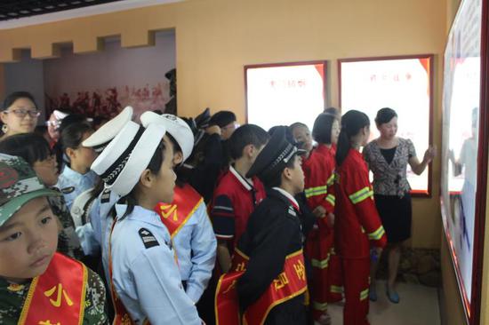 龙岩市永定区龙凤社区人口_龙岩市永定区地图