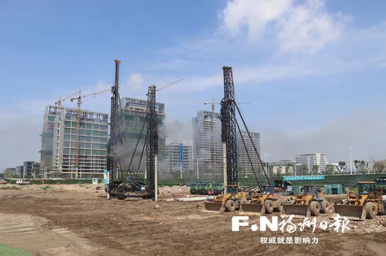 滨海新城那迪广场项目开工。 福州日报记者 郭立锋 文/摄
