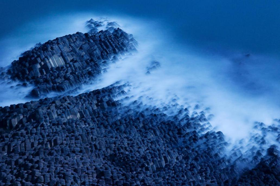 牛头山古火山口有“海上兵马俑”的美誉