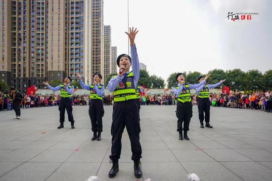 一首《青春的力量》唱出了青春警营奋进的声音