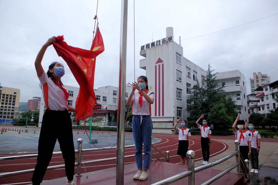 南门小学升旗仪式 南门小学供图