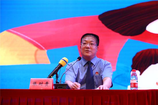 福州检察:检察长送“典”心 呵护未成年人成长