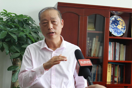 王德星董事长接受东南网记者采访