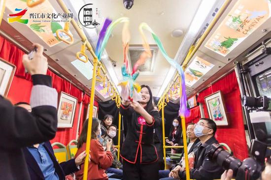 晋江市掌中木偶艺术保护传承中心团队优秀青年演员带来精彩木偶戏演绎