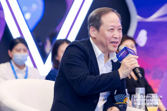 图:燕之屋董事长黄健