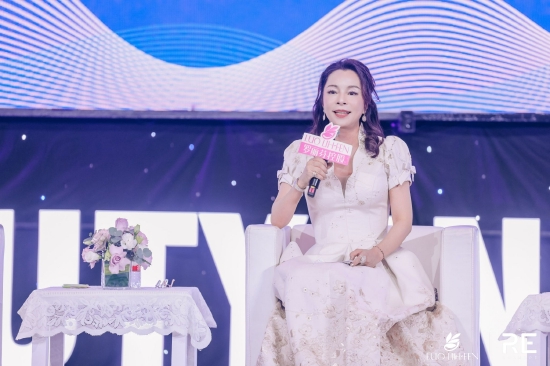 先锋对话现场罗丽芬总裁发表观点