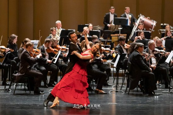国际交响乐团震撼演绎，开启2024年首场交响之夜！