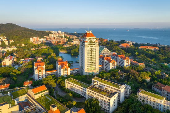 厦门大学为厦门发展提供了坚实的人才支撑。 视觉中国 图