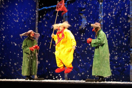 6000万片“雪花”席卷全城，《斯拉法的下雪秀》在厦热演