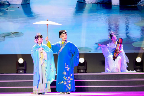 莆仙戏《踏伞行》