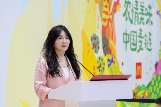 麦当劳中国首席影响官顾磊介绍“麦当劳中国再生农业计划”最新成果