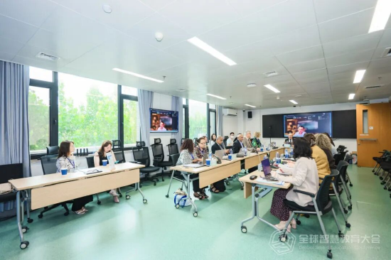 网龙董事长刘德建博士以数字人形象和远程接入形式出席联合国教科文组织教育信息技术研究所（IITE）理事会议