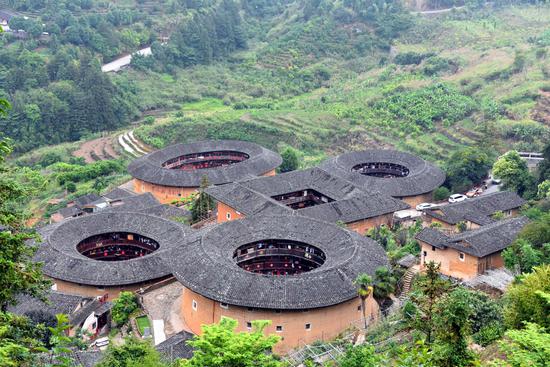 福建土楼标志性建筑——田螺坑土楼群