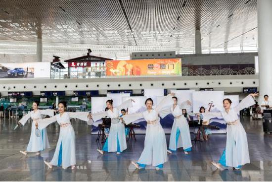 乐响中秋,四海旅客齐聚元翔厦门空港来“博欢”