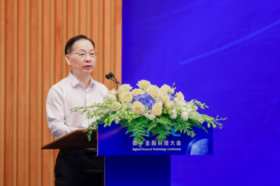 厦门市政协副主席李钦辉为大会致辞