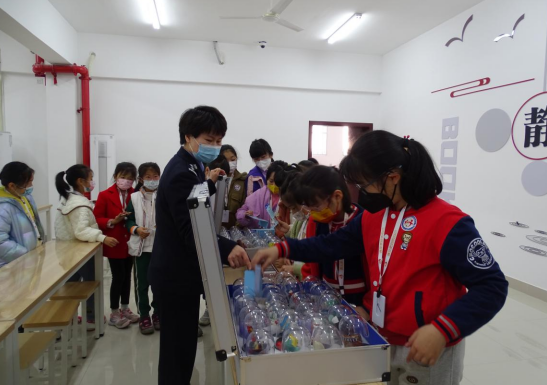 苔花绽放 予爱童行—— “云鹰护蕊”女童防卫营专题活动