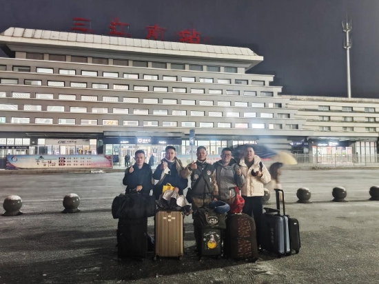 2月22日,厦门边检总站第四批支教民警抵达广西三江