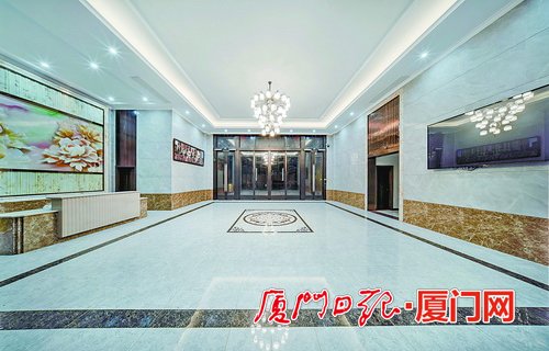 安置房的酒店式入户大堂宽敞明亮。