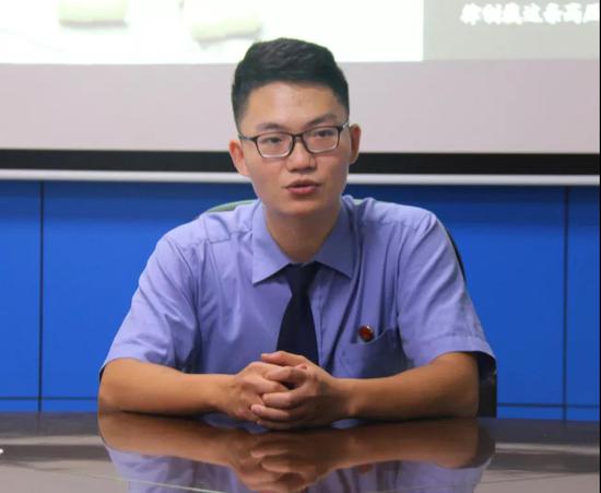 石狮市检察院五级检察官助理黄永福
派驻石狮市永宁镇塔石村