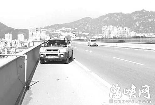 毒驾男子沈海高速停车睡觉 吊销驾照罚款150元