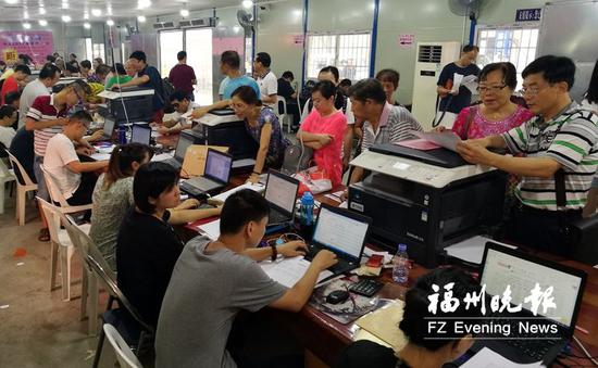 居民咨询、签约的热情高涨。