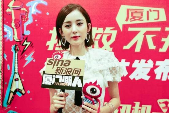 娜扎来厦宣传 博饼一把就是对堂 图/厦门潮人
