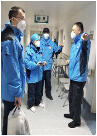 图 陈锋教授亲临第一线指导救治工作
