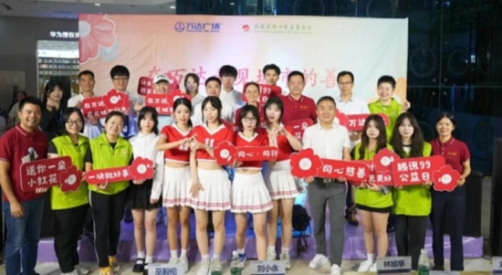 图说:现场活动精彩纷呈。
