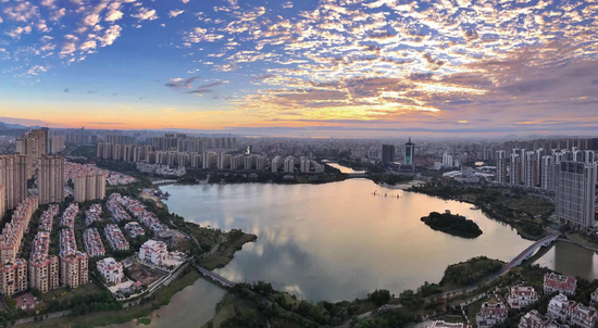 晋江世茂御龙湾项目实景图