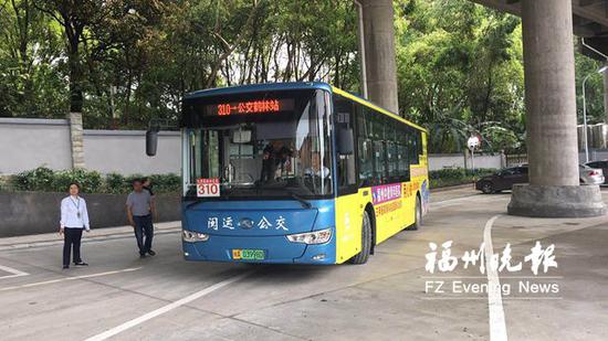 古城1号桥下公交停车场通过验收。