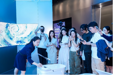 达人媒体团体验i60智能马桶及九牧科技