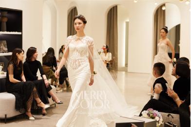 来宾婚纱店_来宾北站(2)