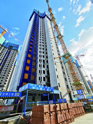 ■在建的金林湾花园三期安置房。